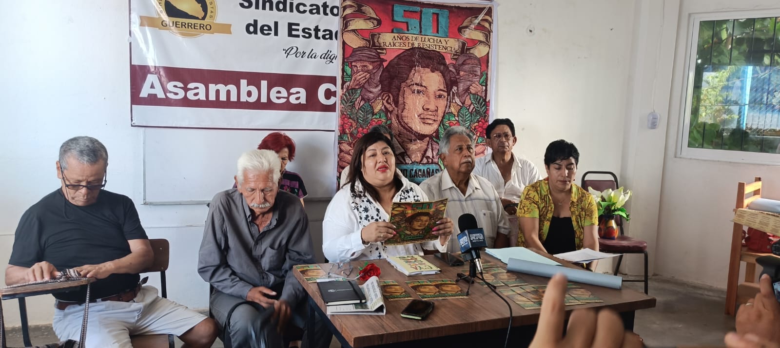 Luchadores sociales piden a la presidenta Claudia Sheinbaum que ordene abrir los expedientes del Ejército sobre la llamada Guerra Sucia