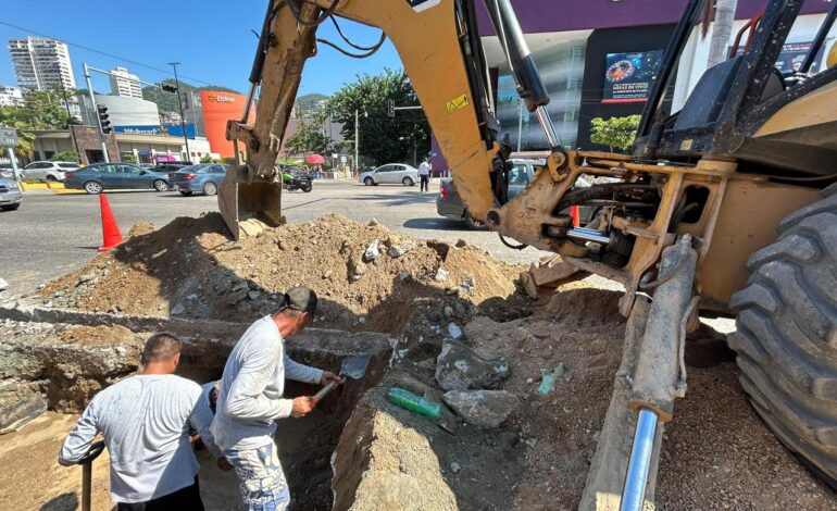 Supervisa Gobierno de Abelina López Rodríguez brigada permanente de reparación de fugas