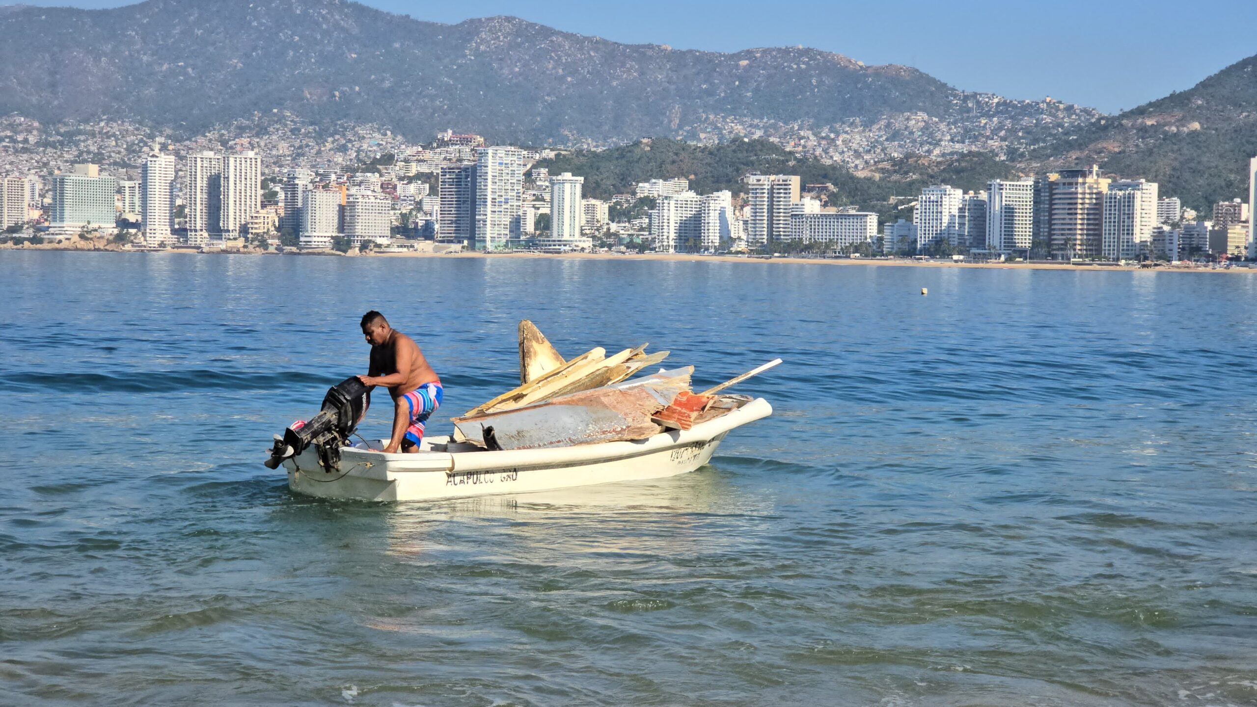 Promotora de Playas refuerza las jornadas permanentes de limpieza en playas de Acapulco