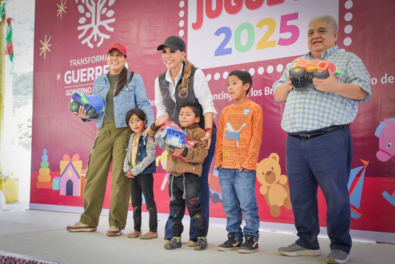 Alegría y esperanza lleva Evelyn Salgado a la Sierra de Chilpancingo con la Gira del Juguete