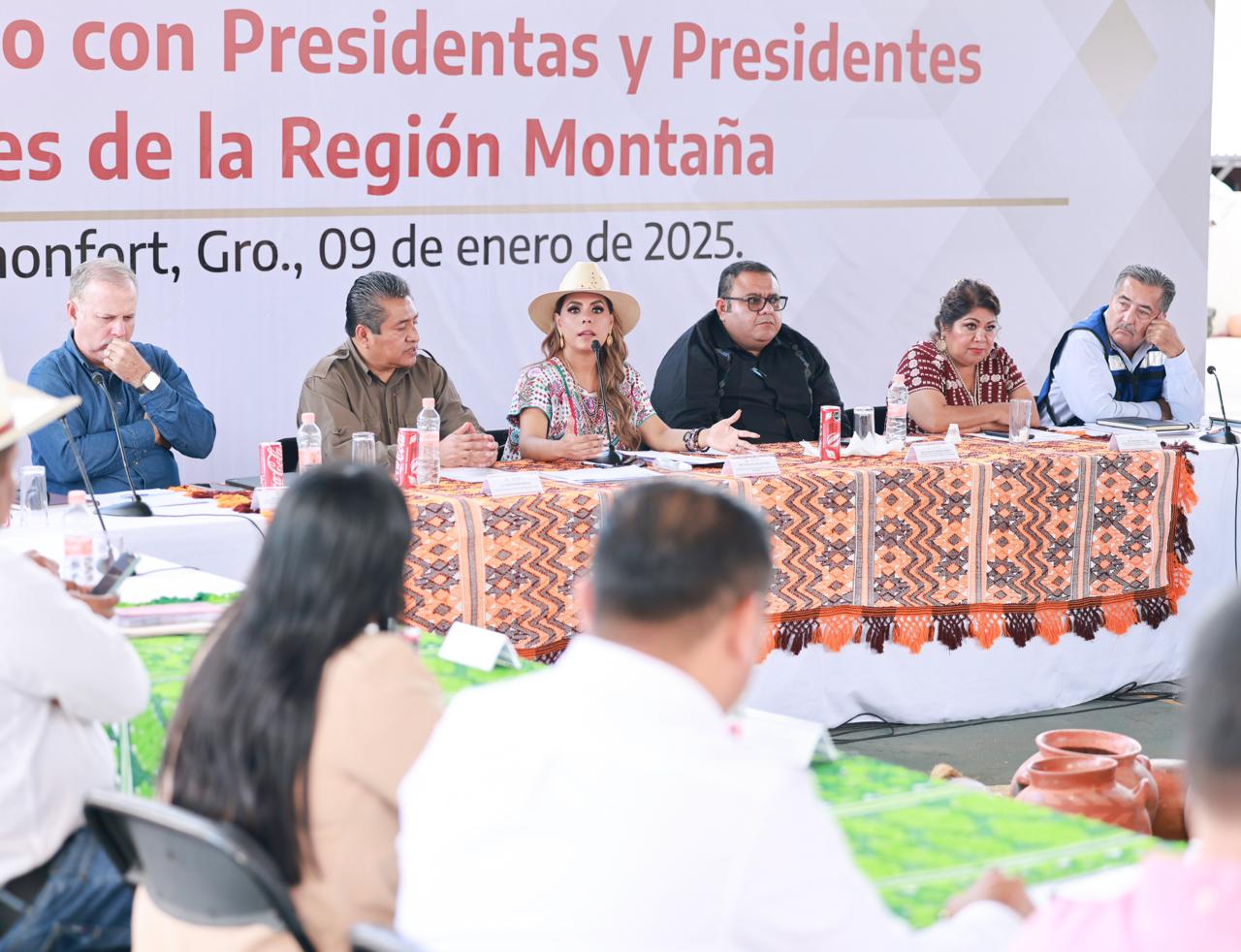 Evelyn Salgado anuncia obras por más de 300 MDP en La Montaña