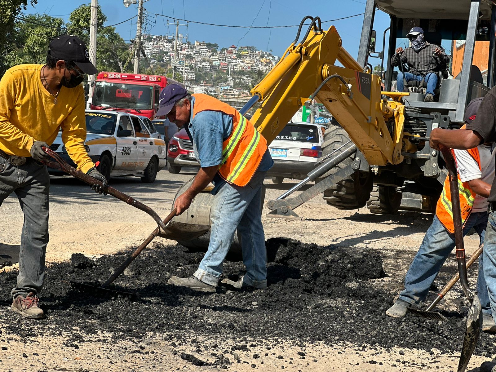 Repara Gobierno Municipal principales vías de la ciudad