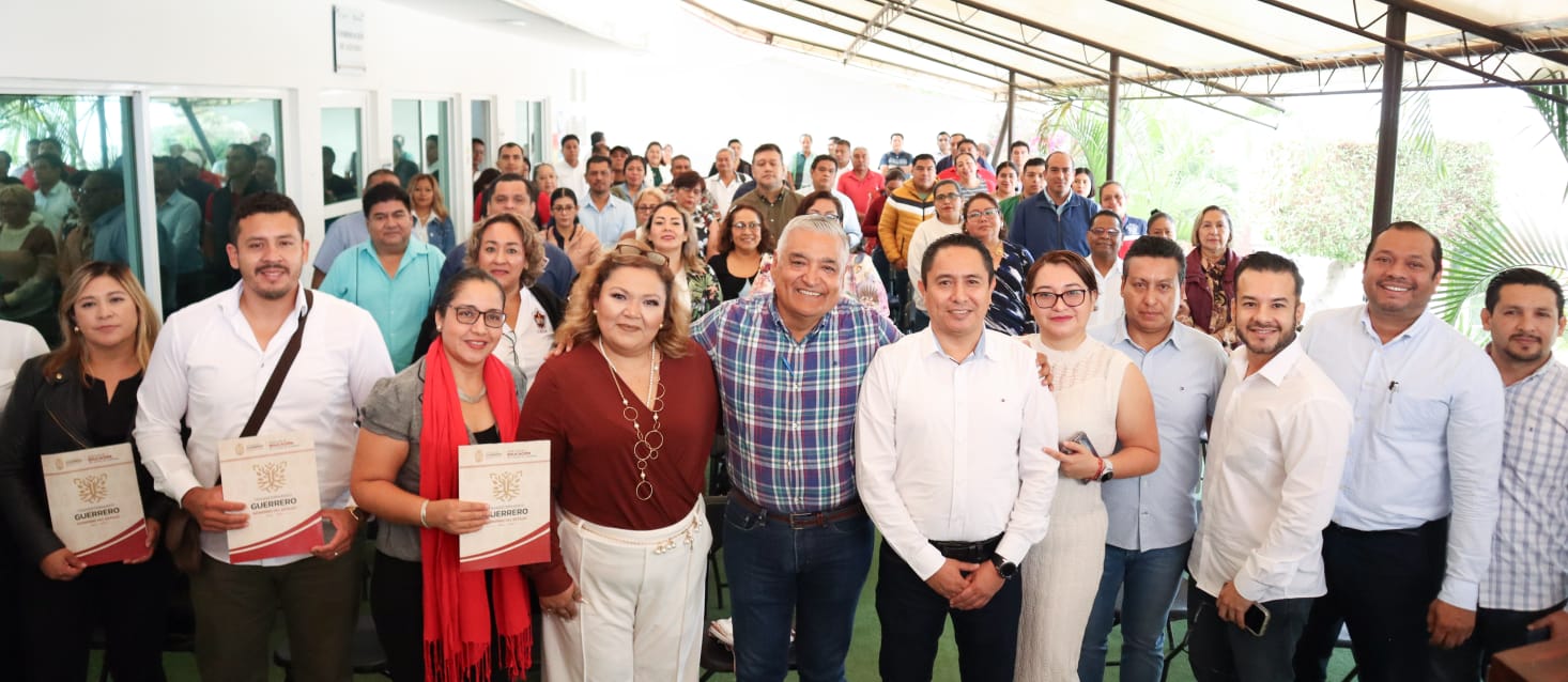 Gobierno del estado entrega de 51 nombramientos de promoción a personal administrativo y docente del nivel superior: SEG